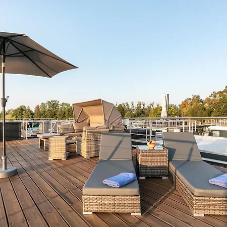 Hausboot Joana Úszó hotel