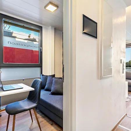 Hausboot Joana Úszó hotel