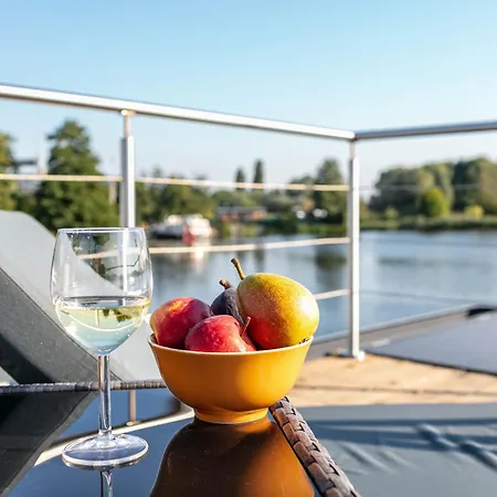 Úszó hotel Hausboot Joana *