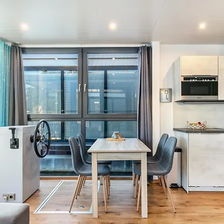 Úszó hotel Hausboot Joana Zehdenick