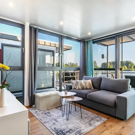 Hausboot Joana Úszó hotel *