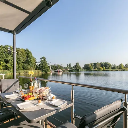 Hausboot Joana Úszó hotel